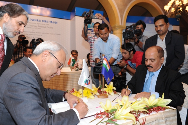 Anil Singh & JNPT Chairman CA signing